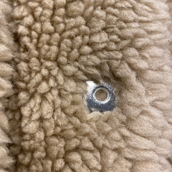 Tna Aritzia Teddy Coat - Size Large - Picture 8 of 9